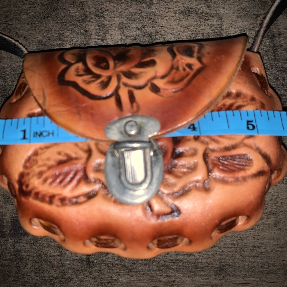 VINTAGE HANDMADE TOOLED LEATHER SMALL PURSE - Picture 6 of 9